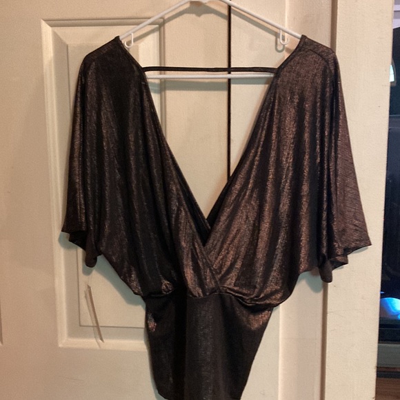 Tempted. LA low dip sheen blouse size L - Picture 6 of 7